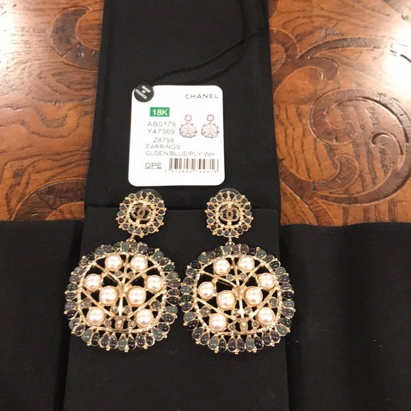 CHANEL Accessories - Chanel earnings